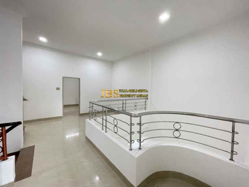 dijual rumah komplek cemara hijau jalan