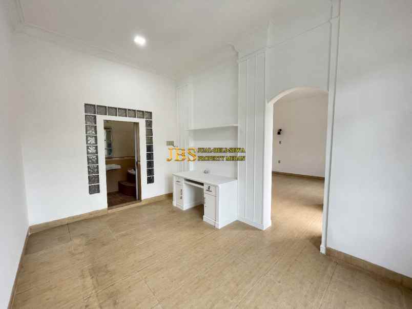 dijual rumah komplek cemara hijau jalan