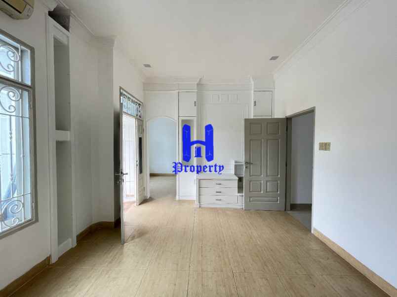 dijual rumah komplek cemara hijau jalan