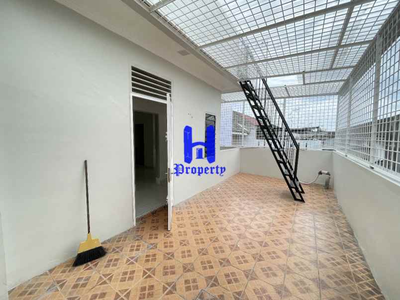 dijual rumah komplek cemara hijau jalan