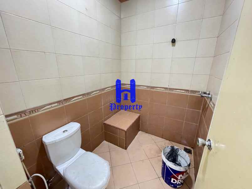 dijual rumah komplek cemara hijau jalan