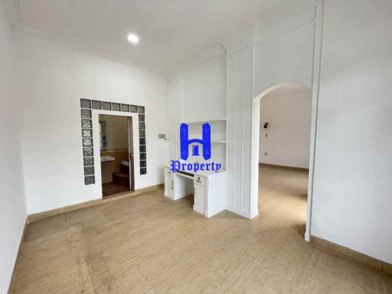 dijual rumah komplek cemara hijau jalan