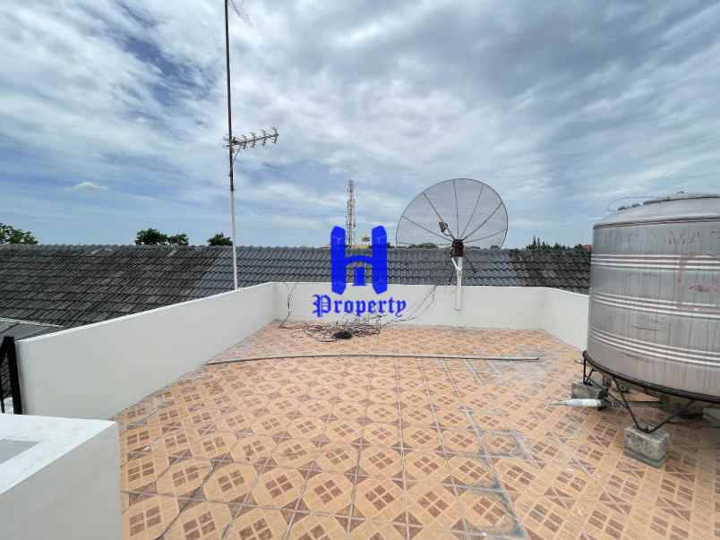 dijual rumah komplek cemara hijau jalan