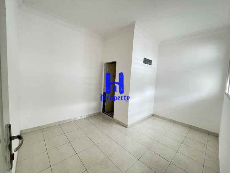 dijual rumah komplek cemara hijau jalan