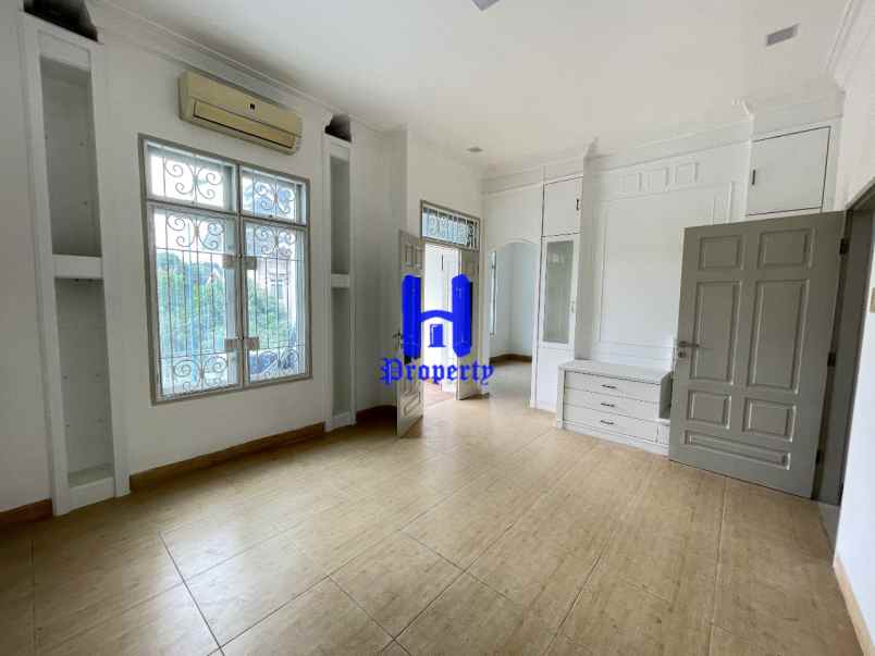 dijual rumah komplek cemara hijau jalan