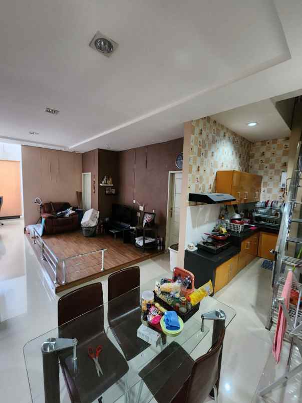 dijual rumah komplek citra garden
