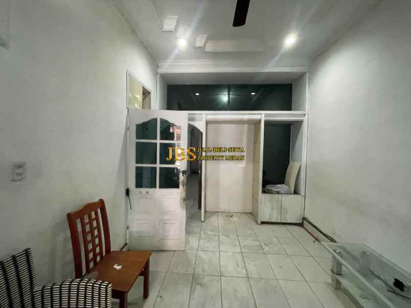 dijual rumah komplek deli indah