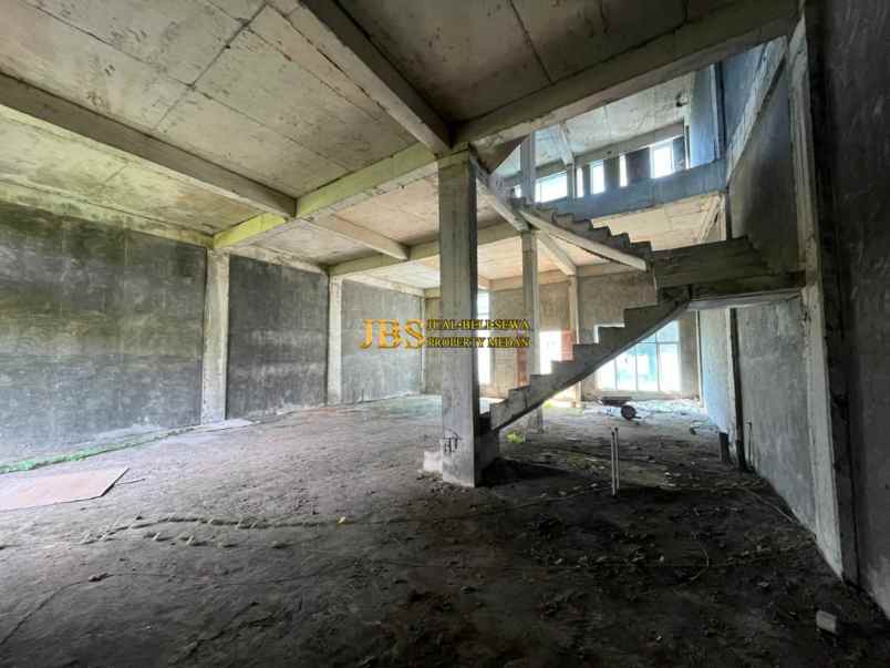 dijual rumah komplek graha metropolitan