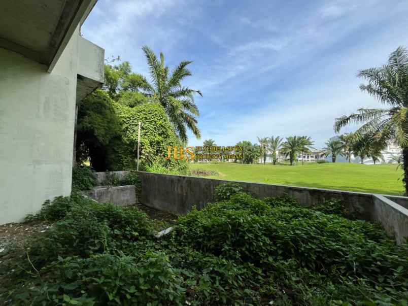 dijual rumah komplek graha metropolitan