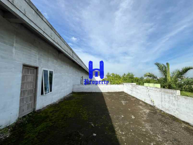 dijual rumah komplek graha metropolitan