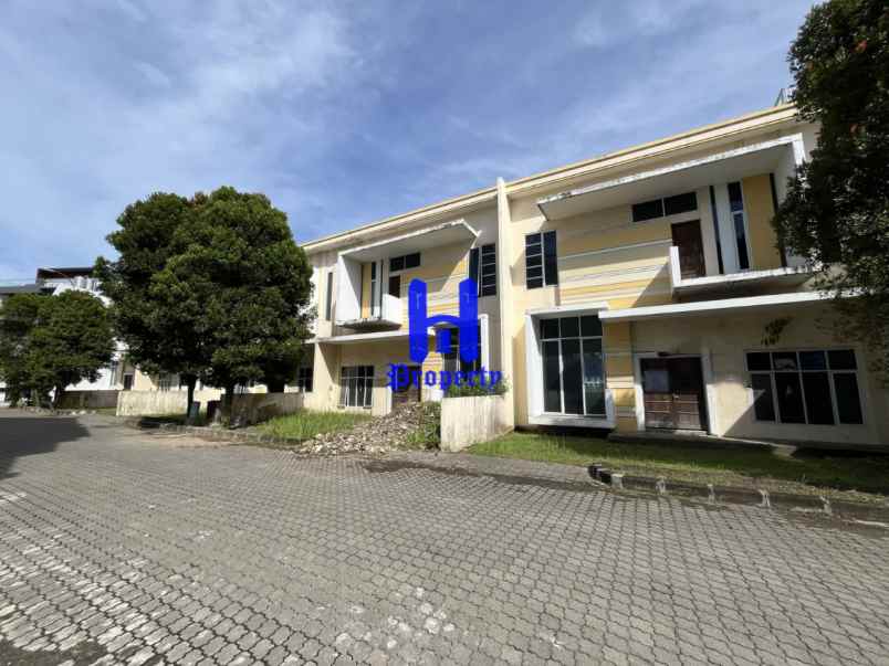 dijual rumah komplek graha metropolitan
