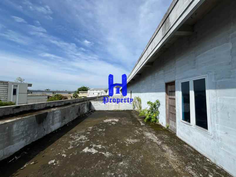 dijual rumah komplek graha metropolitan