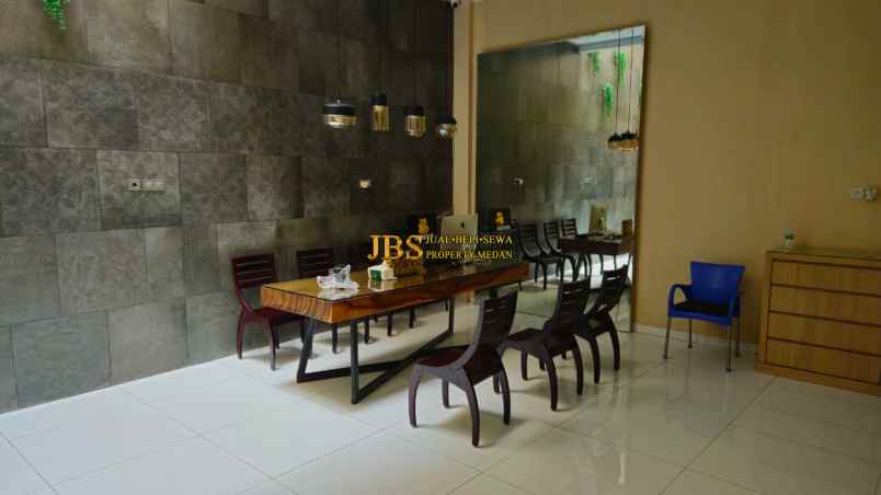 dijual rumah komplek graha metropolitan