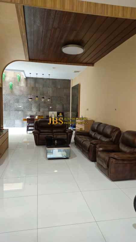 dijual rumah komplek graha metropolitan