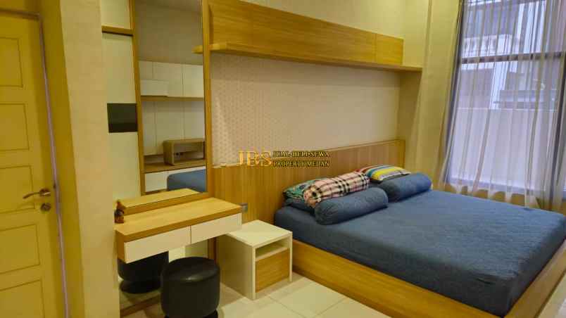 dijual rumah komplek graha metropolitan