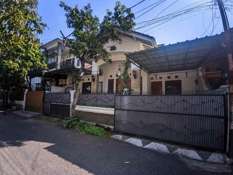 dijual rumah komplek kiara sari asri