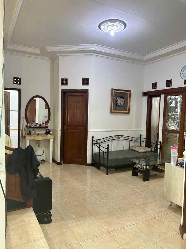 dijual rumah komplek kiara sari asri