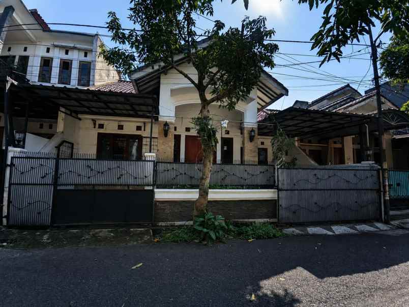 dijual rumah komplek kiara sari asri