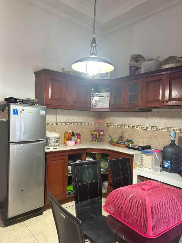 dijual rumah komplek kiara sari asri