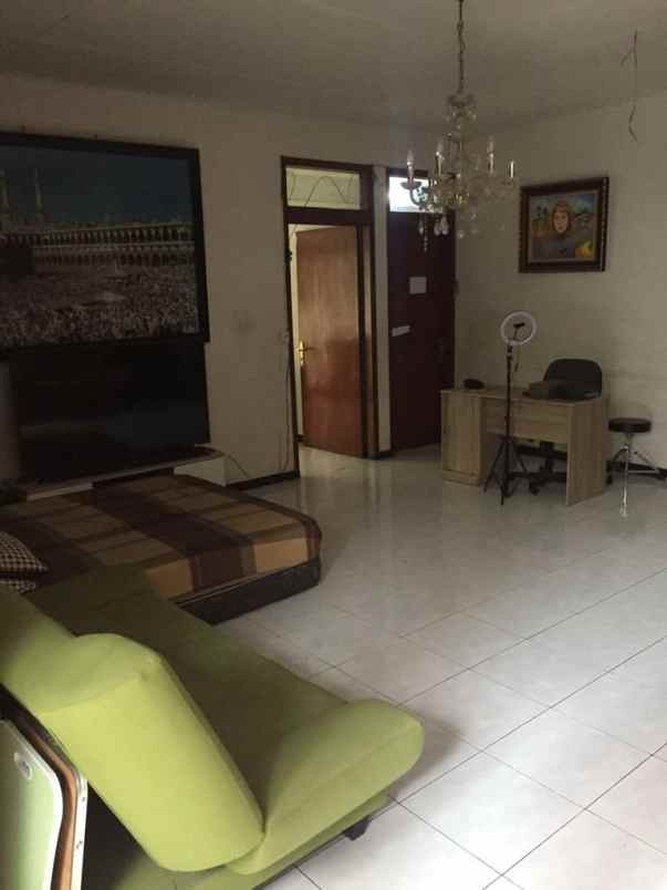 dijual rumah komplek parakan