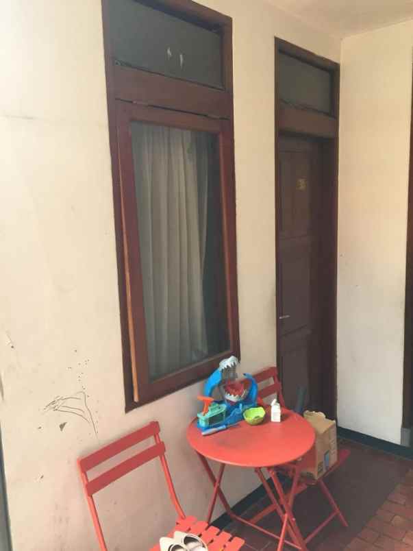 dijual rumah komplek parakan