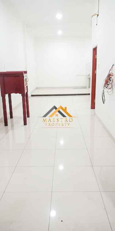dijual rumah komplek platina asri residence