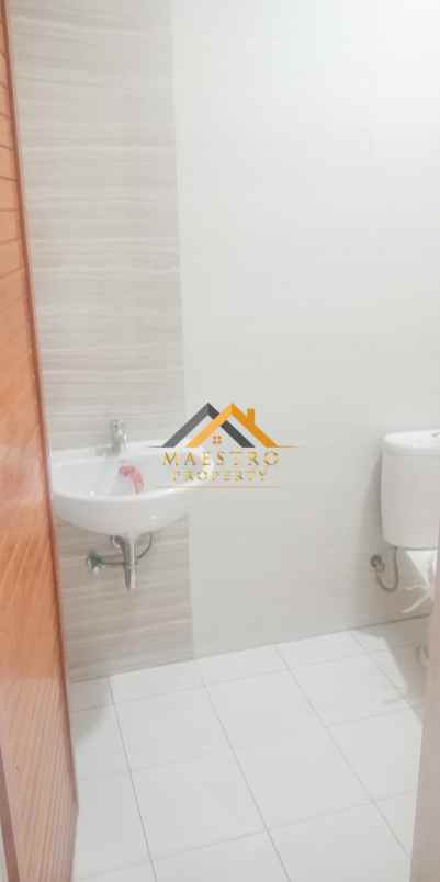 dijual rumah komplek platina asri residence