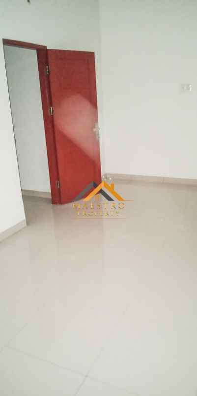 dijual rumah komplek platina asri residence