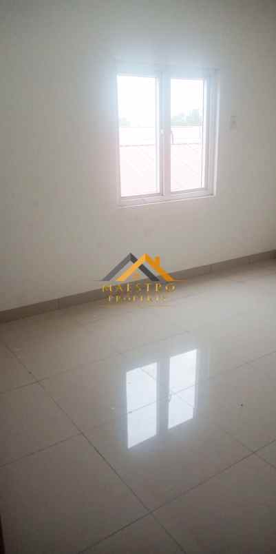 dijual rumah komplek platina asri residence