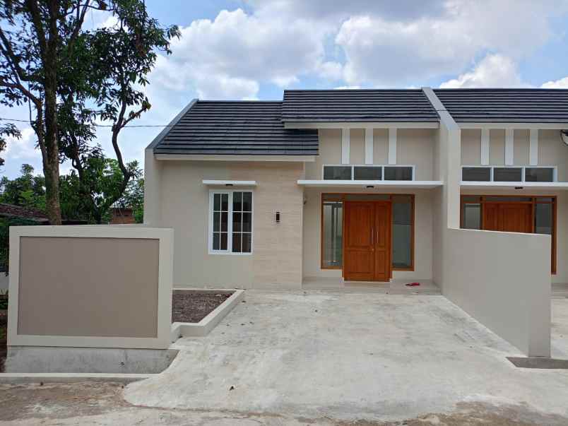 dijual rumah komplek taruna sukaasih