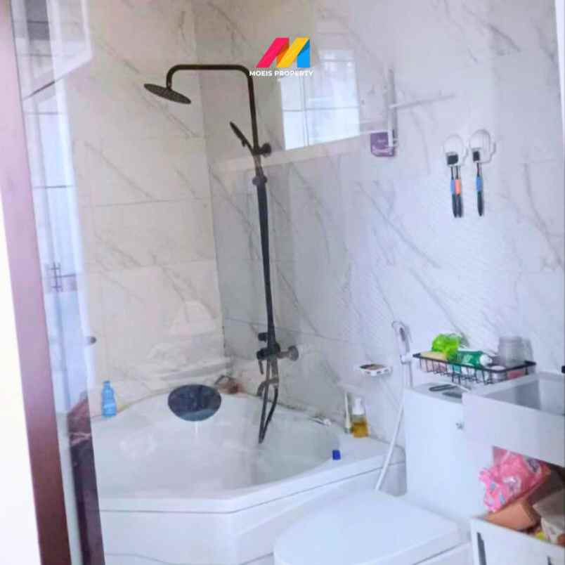 dijual rumah konsep jepang 3 lantai di dago bandung