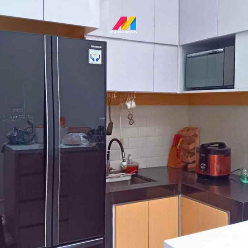 dijual rumah konsep jepang 3 lantai di dago bandung