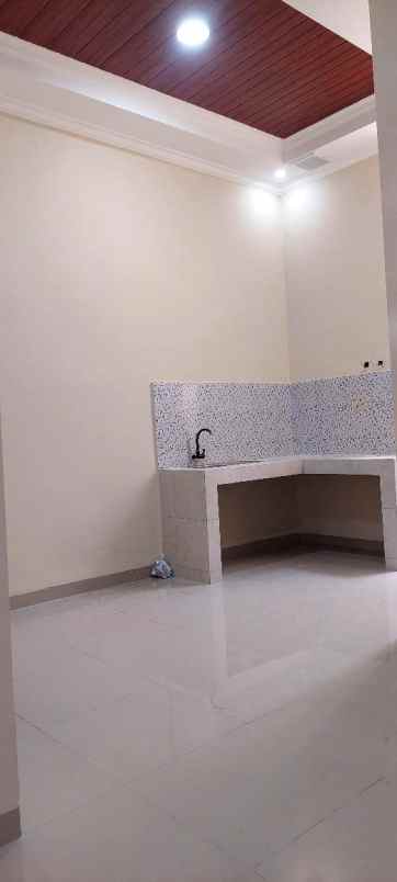 dijual rumah kota harapan indah bekasi