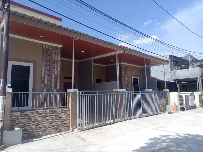 dijual rumah kota harapan indah bekasi