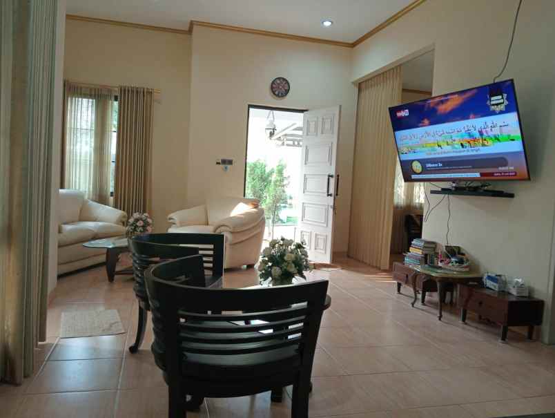 dijual rumah kota wisata cibubur