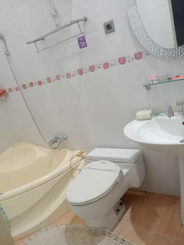 dijual rumah kota wisata cibubur