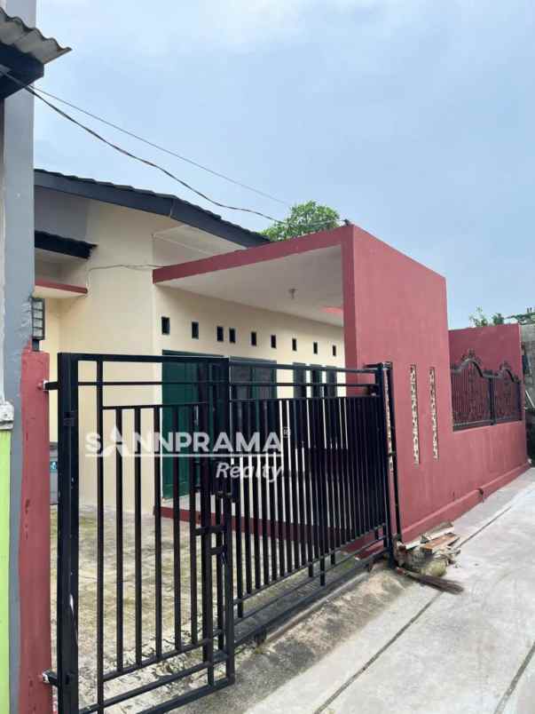 dijual rumah kukusan