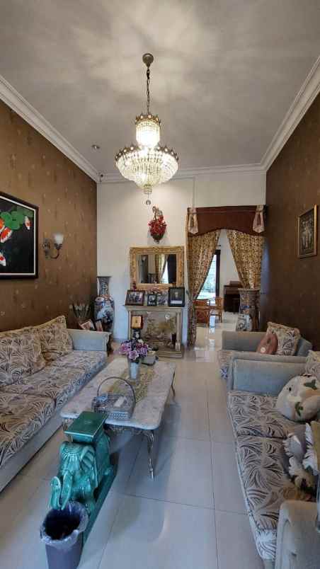 dijual rumah laguna regency kejawan