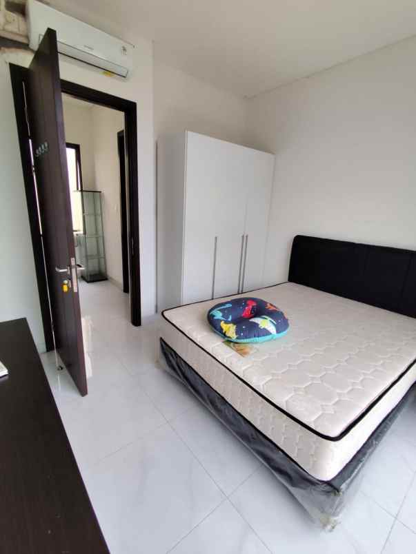 dijual rumah lavon swan city cikupa