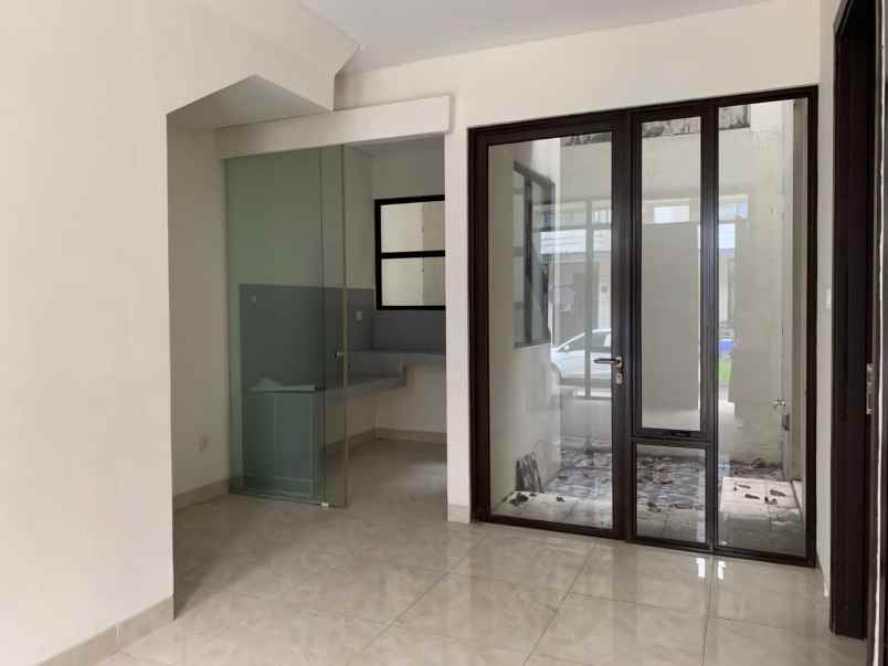 dijual rumah lavon swan city cluster