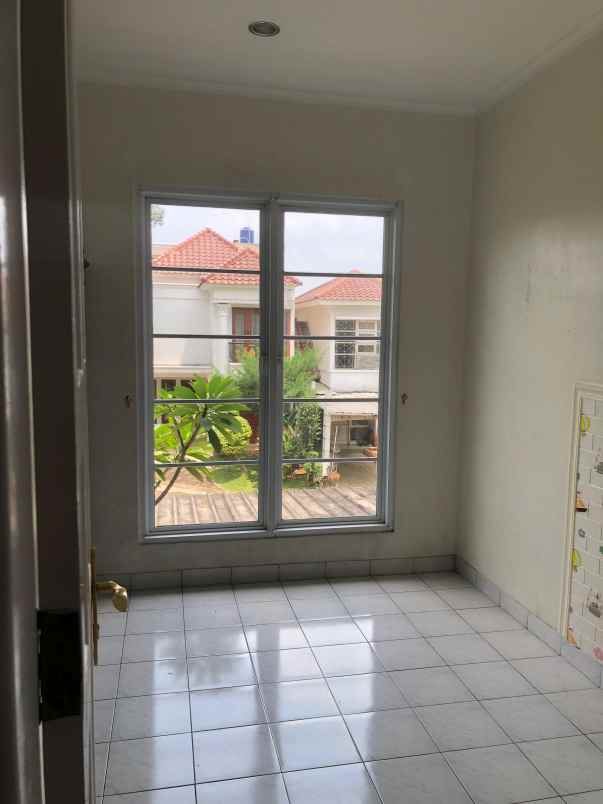 dijual rumah legenda wisata cibubur