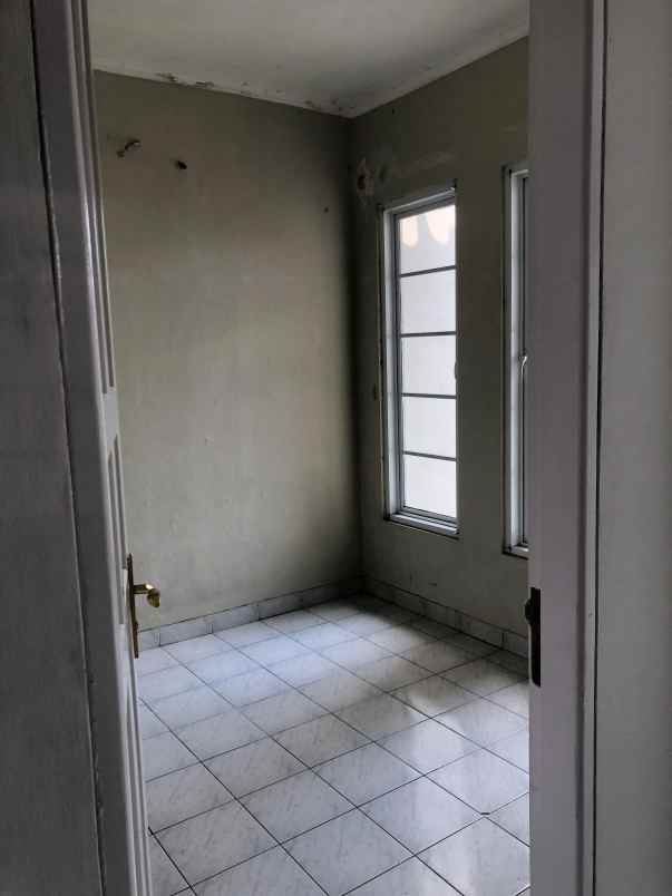 dijual rumah legenda wisata cibubur