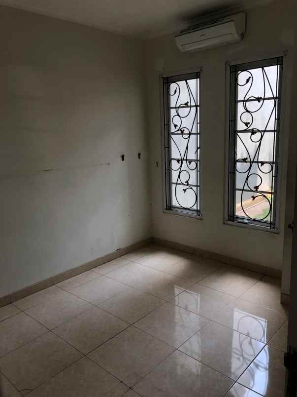 dijual rumah legenda wisata cibubur