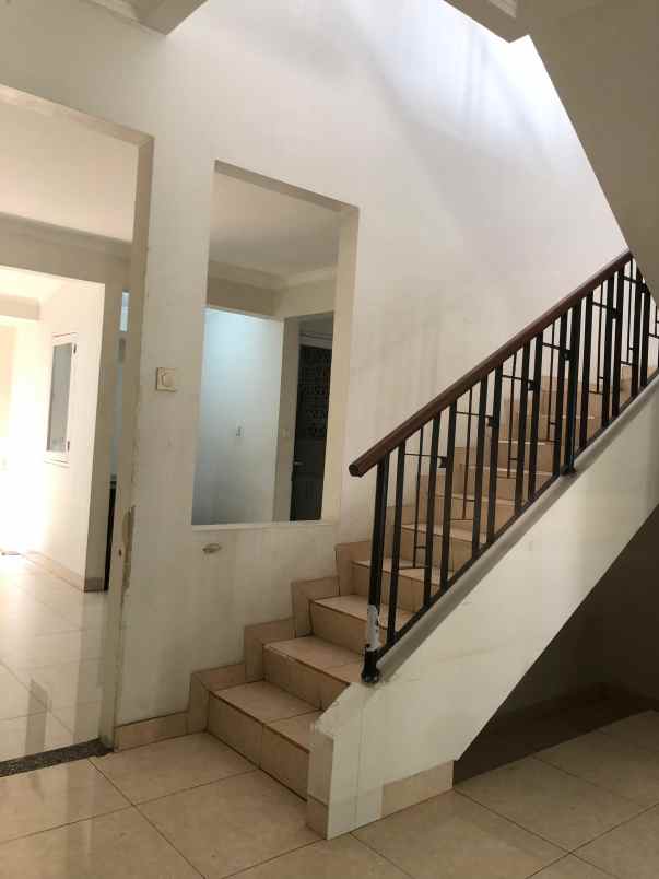 dijual rumah legenda wisata cibubur