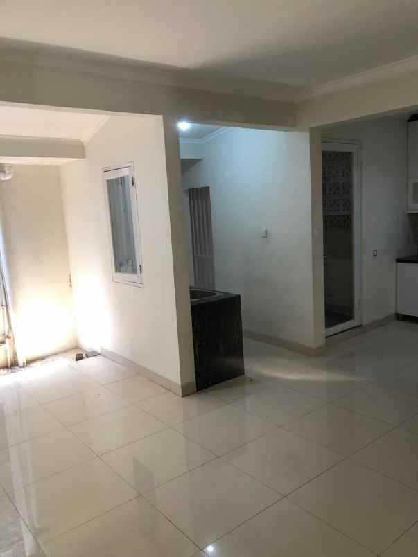 dijual rumah legenda wisata cibubur