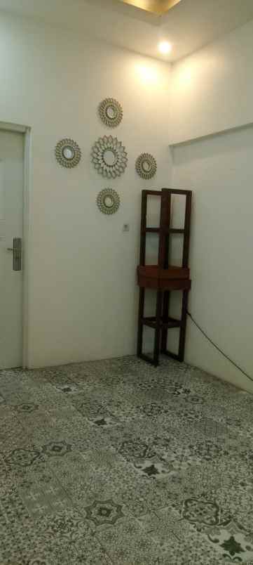 dijual rumah limbangan