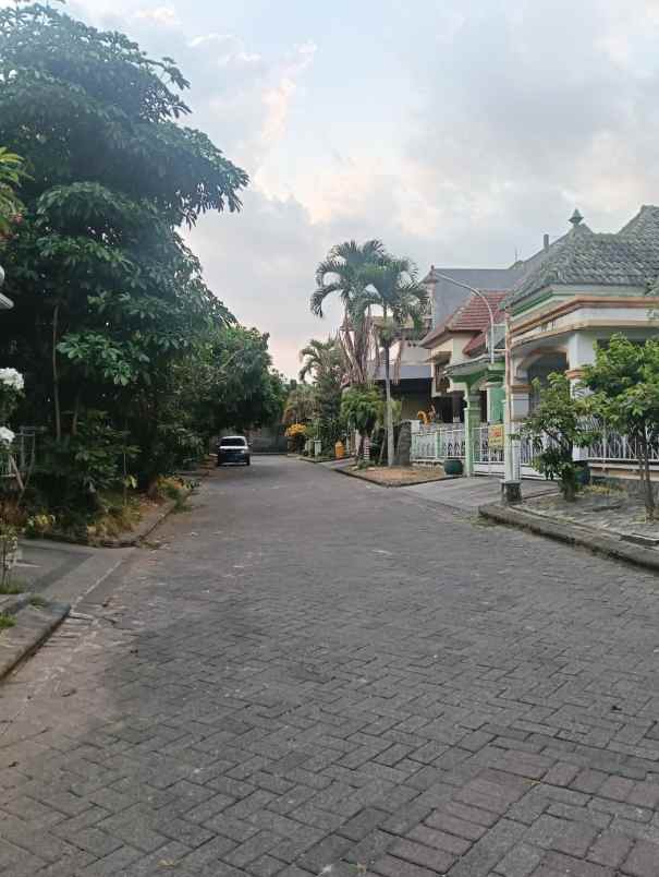 dijual rumah lokasi permata jingga suhat