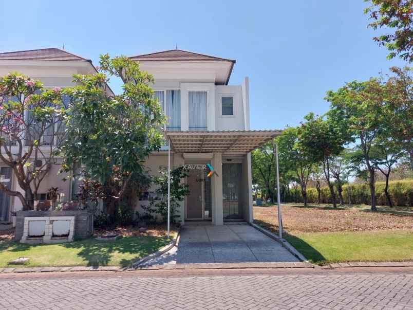 dijual rumah long beach