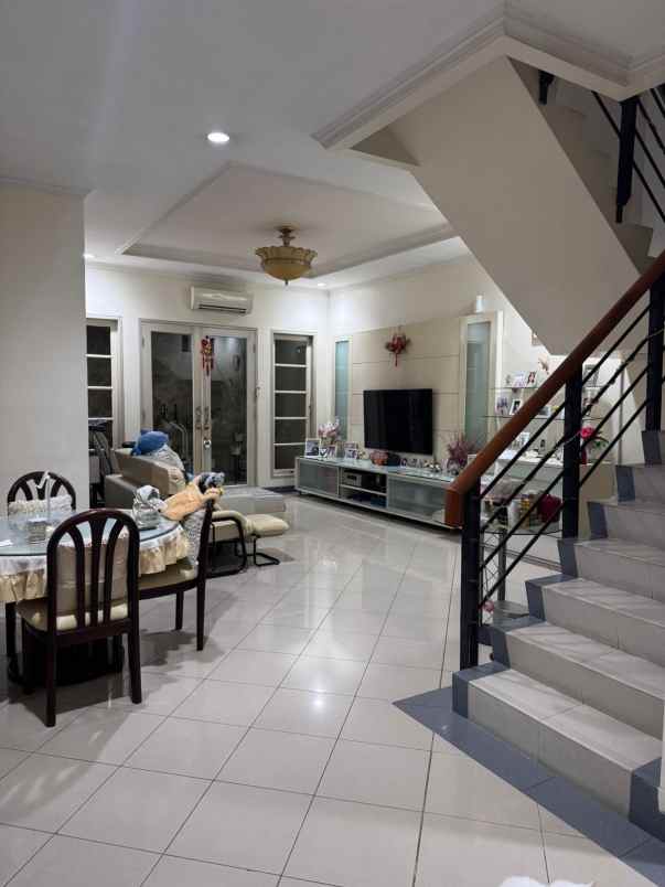 dijual rumah lt 200 m2 di cideng jakarta pusat