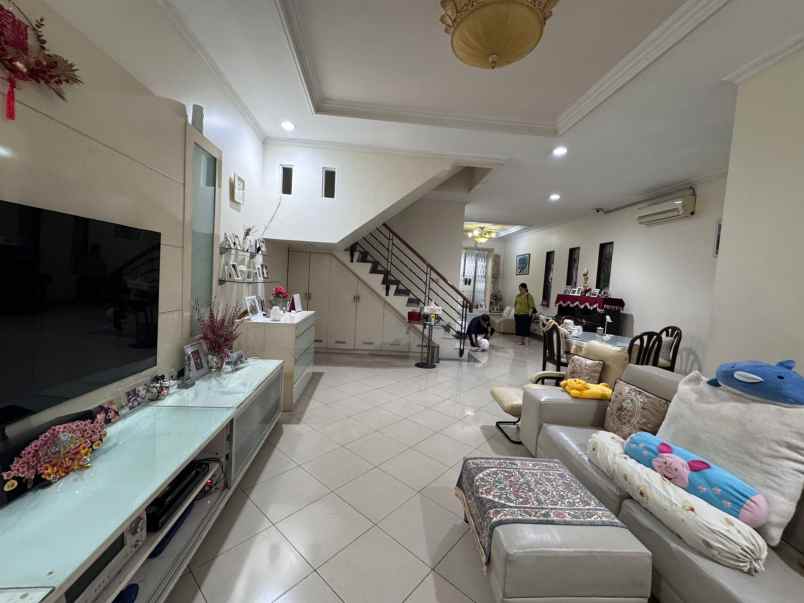 dijual rumah lt 200 m2 di cideng jakarta pusat